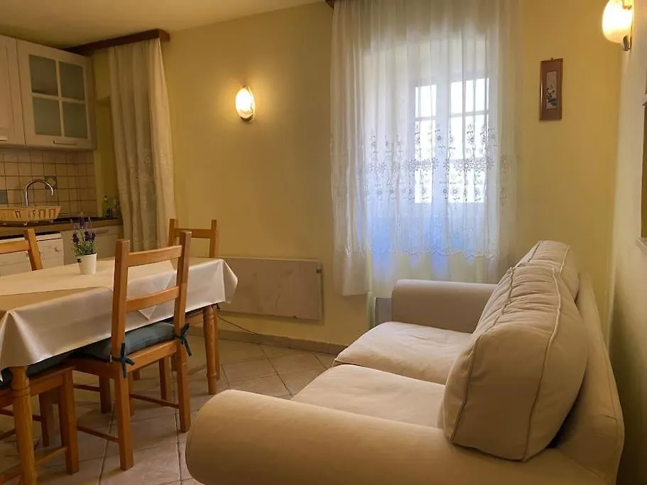 Cosy Apartment In Old Quarter Baška