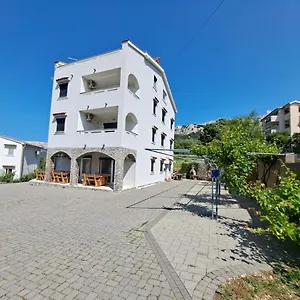 Leticia Apartman