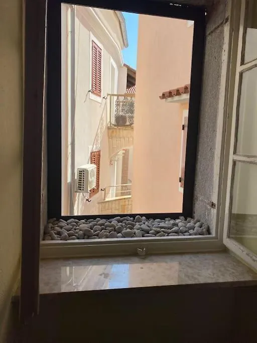 Cosy Apartment In Old Quarter Baska